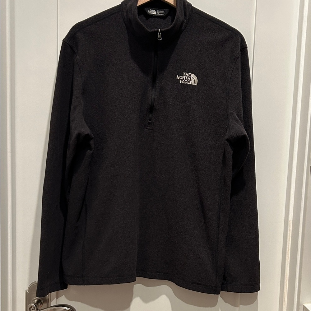 The North Face Men’s Classic Black Quarter-Zip Fleece